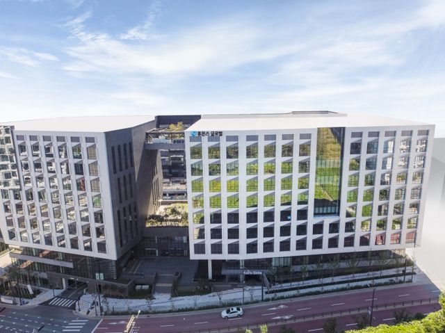 휴온스가 리도카인 국소마취제 2개 품목에 대해 미국 식품의약국(FDA) 품목허가를 획득했다. 사진은 휴온스그룹 사옥 전경. /사진=휴온스