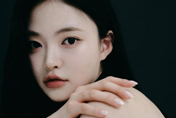 다이아 출신 안솜이가 자신을 둘러싼 텐프로 마담, 투어스 도훈 스폰 의혹에 대해 입장을 밝혔다. 사진은 안솜이가 인스타그램에 게재한 프로필. /사진=안솜이 인스타그램 캡처