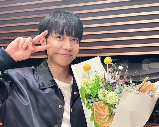 가수 겸 배우 이승기가 딸바보 면모를 뽐냈다. /사진='김이나의 별이 빛나는 밤에' 공식 인스타그램