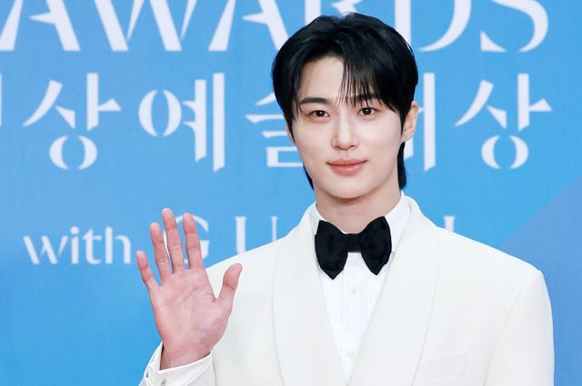 배우 변우석 등이 소속된 바로 엔터테인먼트가 소속 연예인 매니저 사칭 피해와 관련해 당부를 전했다. 사진은 지난5일 서울 강남 코엑스에서 열린 제61회 백상예술대상 레드카펫 행사에 참석한 배우 변우석. /사진=뉴스1