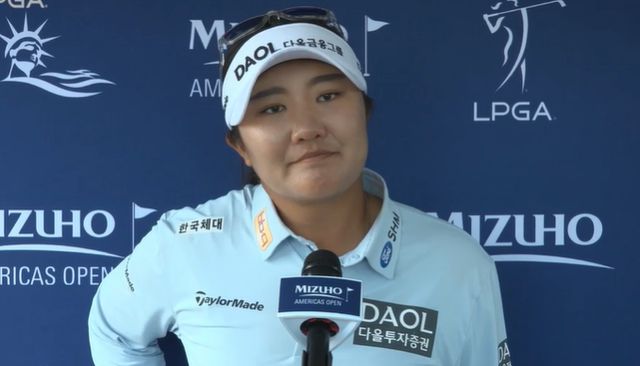 2연승을 노리는 유해란이 미즈호 아메리카스 오픈 첫날 공동 4위에 올랐다. 사진은 9일(한국시각) 미국 뉴저지주 저지시티 리버티 내셔널 골프클럽에서 열린 미즈호 아메리카스 오픈 1라운드를 마친 유해란이 인터뷰를 진행 중인 영상의 일부. /사진=LPGA 홈페이지 캡처