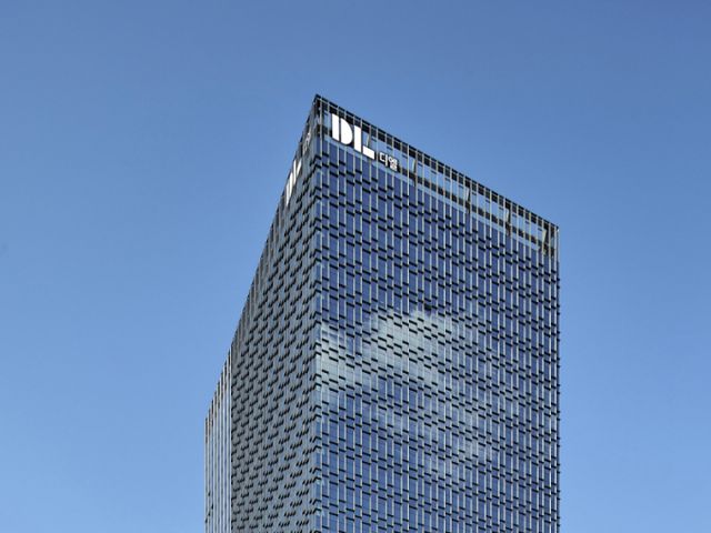 DL이 올 1분기 경영 실적 잠정 집계 결과 1054억원의 영업이익을 기록했다. 사진은 DL그룹 사옥 전경. /사진=DL이앤씨