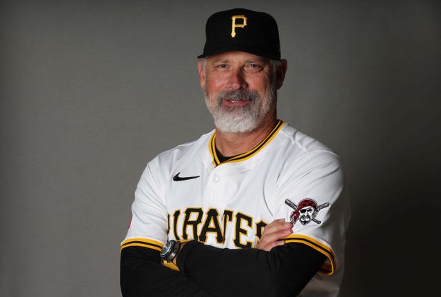 7연패에 빠진 피츠버그 파이리츠가 데릭 셸튼 감독을 경질했다. 사진은 2025시즌 피츠버그 파이리츠를 이끌었던 데릭 셸턴 감독의 모습. /사진=로이터