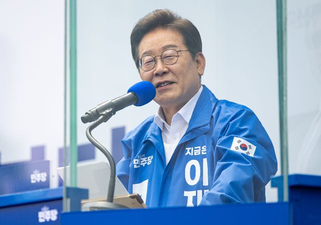 이재명 더불어민주당 대선 후보는 1일 보훈 공약을 발표했다. 사진은 전날 경기 평택 배다리생태공원에서 지지를 호소하는 이 후보. /사진=뉴스1