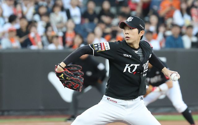KT위즈 선발 투수 오원석이 시즌 8승에 도전한다. 사진은 KT에서 활약 중인 오원석의 모습. /사진=뉴스1