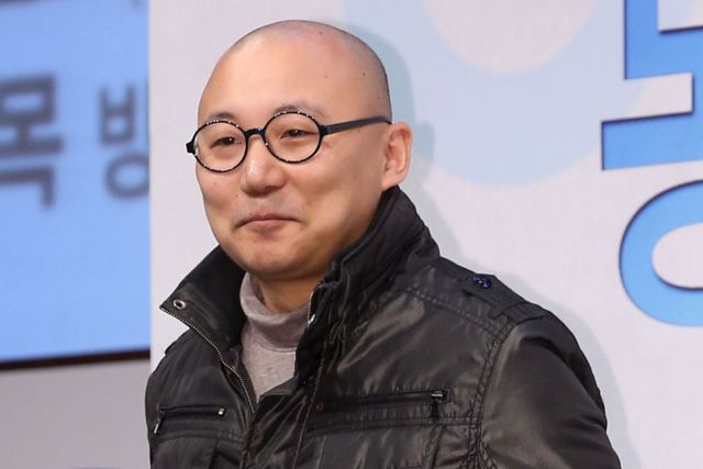 웹툰작가 주호민이 아들 아동학대 사건의 2심 무죄 판결 관련 장문의 입장을 밝혔다. 사진은 지난 2013년 11월 서울 삼성전자 서초사옥에서 열린 SNS 드라마 '무한동력' 제작발표회에 참석한 웹툰작가 주호민. /사진=머니투데이