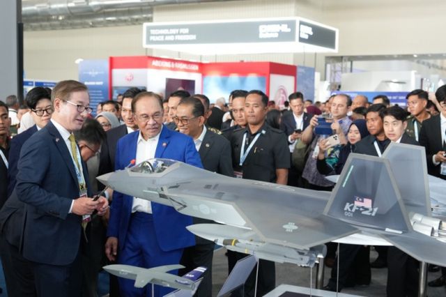 강구영 KAI 사장이 최근 사의를 표명한 가운데 후임 인선에 관심이 모인다. 글로벌 경쟁력 확보, 사업 연속성 등을 위해 낙하산 인사 관행이 아닌 전문 경영인 체제로 나아가야 한다는 목소리가 크다. /사진=KAI