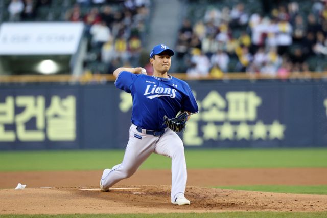 삼성 라이온즈 투수 최원태가 KIA타이거즈를 상대로 반등을 노린다. 사진은 삼성에서 활약 중인 최원태의 모습. /사진=뉴스1
