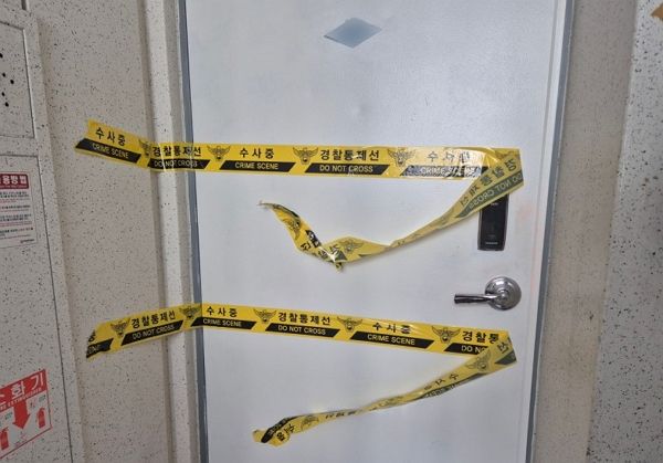 경찰이 신변 보호를 받던 여성을 살해하고 달아난 40대 남성을 이틀째 추적하고 있다. 사진은 50대 여성이 흉기에 찔려 숨진 대구 달서구 장기동 소재 20층짜리 아파트 모습. /사진=뉴스1