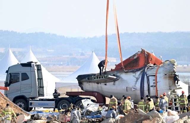무안국제공항의 둔덕 철거 및 개선 공사가 지연되면서 7월 운항 재개도 불투명할 것으로 보인다. /사진=뉴시스