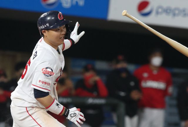 상무 야구단에서 군 복무 중인 한동희가 퓨처스리그를 폭격 중이다. 사진은 롯데 자이언츠에서 활약한 한동희의 모습. /사진=뉴스1