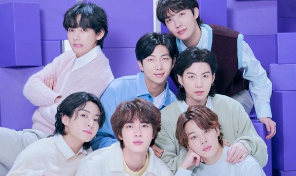2013년 6월13일 방탄소년단이 데뷔했다. 사진은 데뷔 10주년 당시의 멤버들. /사진=위버스