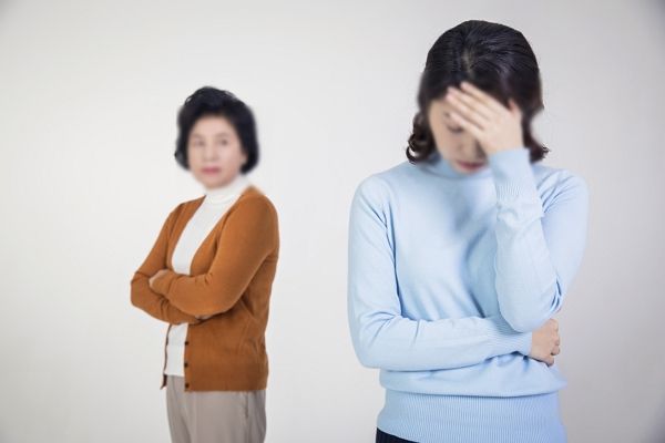 어버이날 외식에 불참하고 뇌출혈로 쓰러진 고모 간병을 한 며느리에게 막말을 쏟아낸 시어머니의 사연이 전해졌다. 사진은 기사 내용과 직접적인 관련이 없음. /사진=클립아트코리아