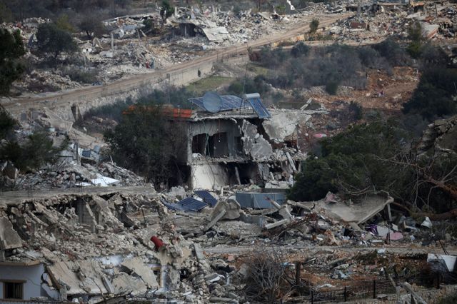 이스라엘이 이란 수도 테헤렌에 선제 공격을 가했다. 사진은 지난해 12월4일 전쟁으로 인해 폐허가 된 레바논의 모습. /사진=로이터