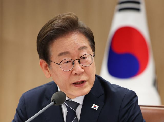  이재명 대통령이 13일 서울 용산 대통령실에서 열린 이스라엘-이란 공습관련 대통령실 안보경제 긴급점검회의에서 발언하고 있다. /사진=뉴시스