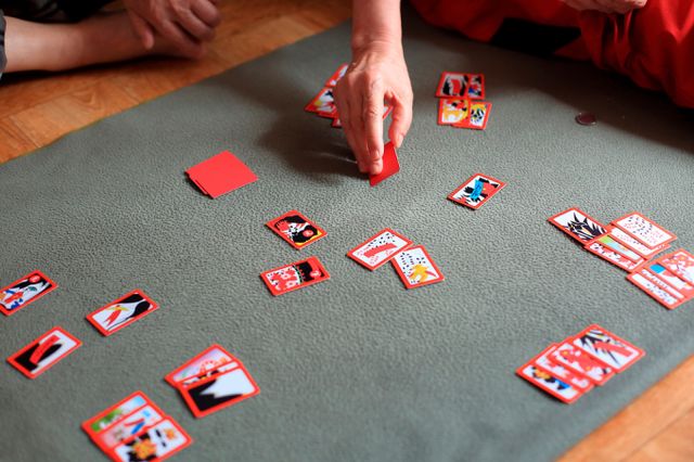 점당 100원의 판돈을 걸고 고스톱을 친 60대가 항소심에서 무죄를 선고받았다. /사진=클립아트코리아