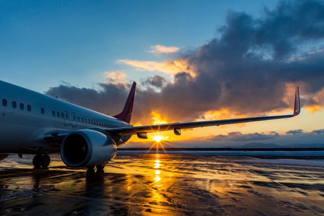 항공사 승무원으로 위장한 30대 미국 남성이 120회 이상 무료로 비행기를 탔다가 법원으로부터 중형 처벌을 받을 위기에 처해졌다. 사진은 기사내용과 무관함. /사진=클립아트코리아