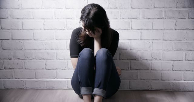 성인 화보 제작사 전·현직 대표가 소속 모델을 성폭행·추행 혐의로 구속 영장이 청구됐다. 사진은 기사의 이해를 돕기 위한 자료 사진. /사진=클립아트코리아