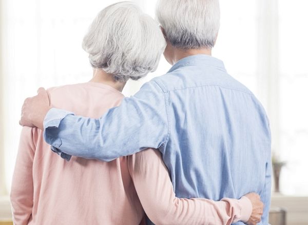 70세 아빠의 불륜 사실을 알게 된 딸이 고민을 전했다. 사진은 기사의 이해를 돕기 위한 자료 사진. /사진=클립아트코리아