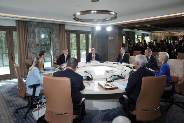 주요 7개국(G7) 정상회의에 모인 미국·독일·일본·영국·프랑스·이탈리아·캐나다 정상들이 이란과 이스라엘 간 긴장 완화를 촉구하는 공동성명에 합의했다. 사진은 지난 16일(현지시각) 캐나다 앨버타주 카나나스키스에서 열린 G7 정상회의 실무회의의 모습. /사진=로이터