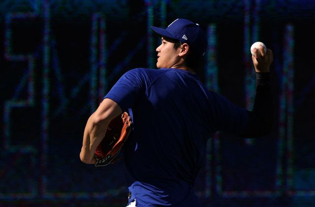 LA다저스 소속 야구선수 오타니 쇼헤이가 선발 투수 겸 지명타자로 출전한다. 사진은 다저스에서 활약 중인 오타니의 모습. /사진=로이터 