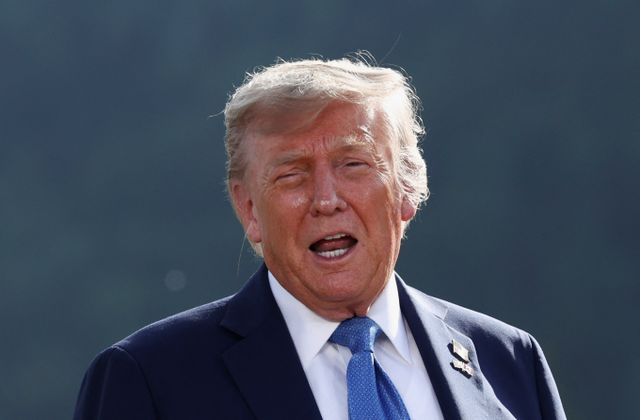 도널드 트럼프 미국 대통령이 주요 7개국(G7) 정상회의 조기 귀국 후 자국과 이란 당국자 회동을 추진할 계획이다. 사진은 트럼프 대통령이 지난 16일(현지시각) 캐나다 앨버타주 카나나스키스에서 열린 G7 정상회의에 참석해 기자들과 대화하는 모습. /사진=로이터