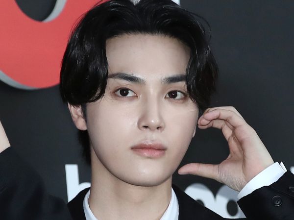 더보이즈 멤버 주학년이 전 일본 AV 배우와 데이트하는 모습이 포착됐다. 사진은 더보이즈 주학년이 지난해 8월27일 서울 중구 신라호텔 영빈관에서 열린 ‘빌보드 케이 파워 100(Billboard K POWER 100)’ 행사에 참석해 포즈를 취하고 있는 모습. /사진=뉴스1