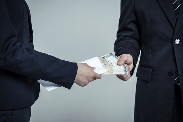 남는 예산을 빼돌린 서울시 직원들이 그 돈으로 해외여행을 갔다가 덜미를 잡혔다. 사진은 기사 내용과 직접적인 관련이 없음. /사진=클립아트코리아