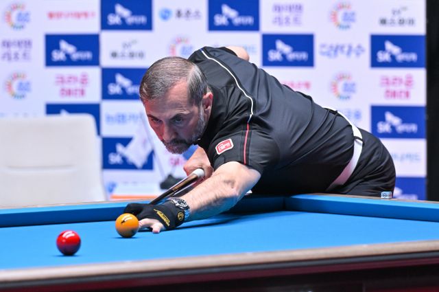 월드챔피언십 우승자인 세미 사이그너가 128강에서 탈락했다. 사진은 지난 18일 경기 고양 킨텍스 PBA스타디움에서 열린 우리금융캐피탈 PBA-LPBA 챔피언십 2025 PBA 128강에 출전한 세미 사이그너의 모습. /사진=프로당구협회(PBA) 제공