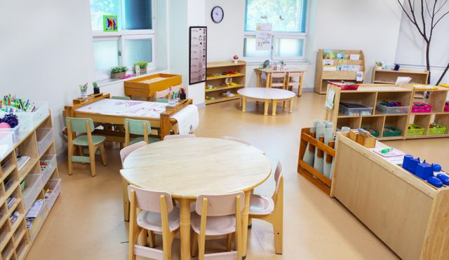 경찰이 경기 김포시 모 어린이집에서 생후 18개월 영아가 백설기를 먹던중 음식물이 목에 걸려 숨진 사건과 관련해 담당 보육교사를 형사 입건했다. 사진은 기사 내용과 무관함. /사진=이미지투데이