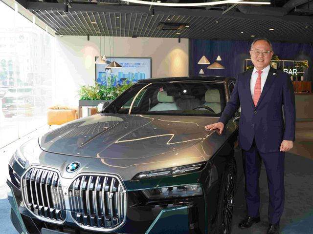 구승회 코오롱모터스 상무가 수입차 업계 최초로 개인 누적 판매 4000대를 돌파했다. /사진=코오롱모터스