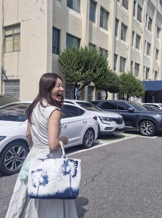 방송인 안선영이 경찰서를 다녀온 근황을 전해 눈길을 끌었다. /사진=안선영 인스타그램