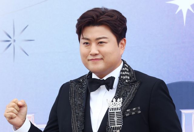 KBS 측이 음주 뺑소니 혐의로 구속된 가수 김호중과 관련한 청원에 답변을 내놨다. 사진은 지난 2023년 7월 가수 김호중이 인천 남동체육관에서 진행된 KBS 2TV '불후의 명곡' 상반기 왕중왕전 레드카펫 행사에 참석한 가수 김호중. /사진=머니투데이