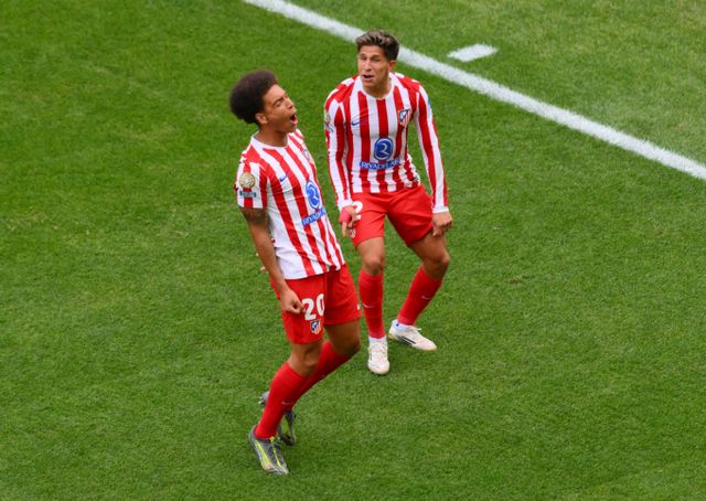 김기희의 소속팀 시애틀 사운더스가 2025 국제축구연맹 클럽월드컵 조별리그 탈락을 확정지었다. 사진은 20일(한국시각) 미국 워싱턴주 시애틀 루멘 필드에서 열린 시애틀과의 경기에서 두 번째 골을 넣은 악셀 비첼(왼쪽)의 모습. /사진=로이터 