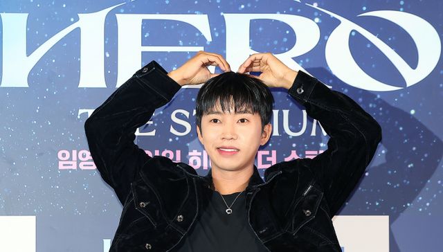 임영웅이 154주 연속 스타왕중왕 1위 자리를 지켰다. 사진은 임영웅이 지난해 8월 서울 CGV 용산아이파크몰에서 열린 '임영웅│아임 히어로 더 스타디움' 무대인사에 참석했던 모습. /사진=뉴스1