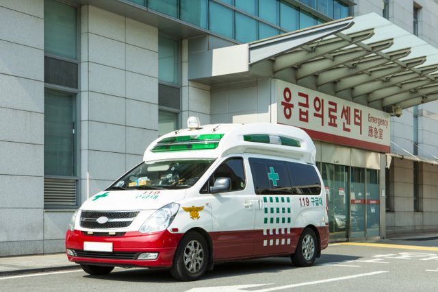 지하철 공사현장에서 쏟아진 빗물에 작업자 2명이 다쳤다. 사진은 기사 내용과 관련 없음. /사진=클립아트코리아