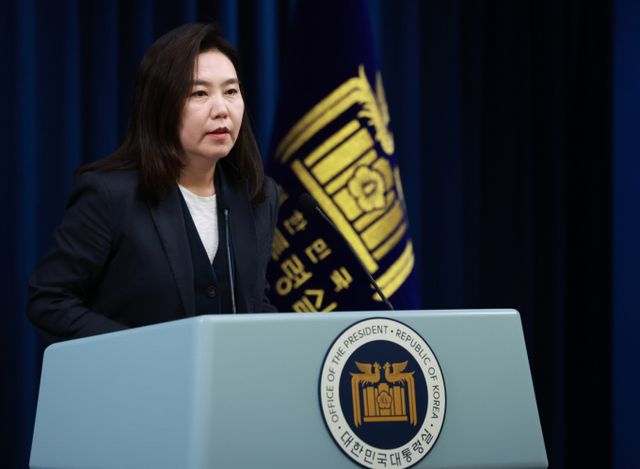 대통령실이 22일 미국의 이란 핵시설 공격과 관련해 우리 국민의 안전을 최우선하겠다는 입장을 밝혔다. 사진은 지난 20일 강유정 대변인이 서울 용산구 대통령실 청사에서 현안 브리핑을 하는 모습. /사진=대통령실통신사진기자단