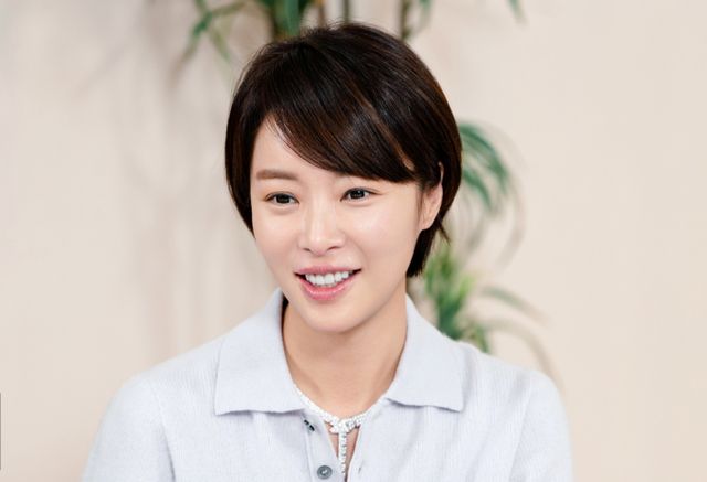 배우 황정음이 가족 법인 훈민정음엔터테인먼트 자금 약 43억원을 횡령한 혐의와 관련해 오는 8월 법정에 선다. 사진은 배우 황정음이 지난 3월 온라인으로 진행된 SBS Plus·E채널 예능 '솔로라서' 제작발표회에 참석한 배우 황정음. /사진제공=SBS플러스 제공