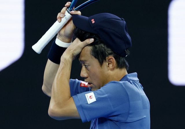 일본의 테니스 스타 니시코리 케이(35)가 최근 불거진 불륜 의혹에 사과했다. 사진은 지난 1월(현지시각) 브라질의 티아고 몬테이루와의 1라운드 경기를 펼친 일본의 니시코리 케이. /사진=로이터