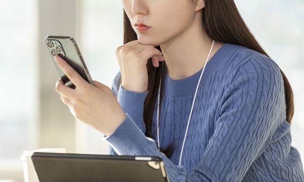 연 매출 15억원 규모의 사업을 하는 서울대생이 졸업 여부를 두고 고민을 털어놨다. 사진은 기사 내용과 직접적인 관련이 없음. /사진=클립아트코리아