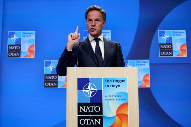 마르크 뤼터 북대서양조약기구(NATO·나토) 사무총장이 국내총생산(GDP) 대비 5% 국방비 지출에 예외는 없다고 강조했다. 사진은 뤼터 사무총장이 지난 23일(현지시각) 네덜란드 헤이그에서 열린 나토 정상회담 전 기자회견 중인 모습. /사진=로이터