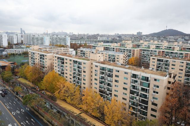 삼성물산 건설부문이 지난 20일 압구정2구역 재건축사업 시공사 선정 입찰에 참여하지 않기로 결정했다고 밝혔다. 사진은 지난해 11월 서울 강남구 압구정2구역의 모습. /사진=뉴스1