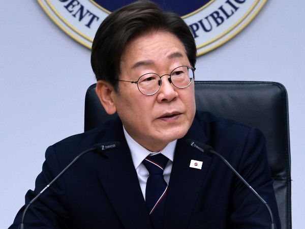 이재명 대통령이 대통령실 수석보좌관회의에서 중동 정세의 위중함을 강조했다. 사진은 이재명 대통령이 23일 서울 용산구 대통령실 청사에서 열린 제1차 수석보좌관회의에서 발언하고 있는 모습. /사진=뉴시스