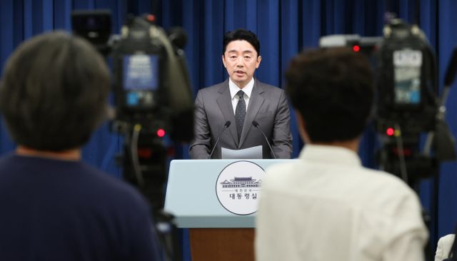 강훈식 대통령 비서실장이 23일 서울 용산구 대통령실 청사에서 장관 후보자 인선 발표을 하고 있다. / 사진=뉴스1 허경 기자