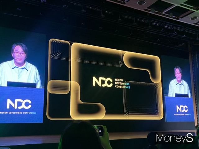 이정헌 넥슨 일본법인 대표가 24일 오전 성남시 분당구에 위치한 경기 창조경제혁신센터에서 열린 'NDC(넥슨 개발자 콘퍼런스) 25'에서 환영사를 하고 있다. /사진=양진원 기자 