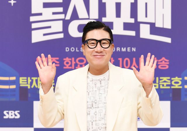 가수 겸 방송인 이상민이 지난 24일 방송된 예능프로그램 '신발벗고 돌싱포맨'에서 혼인 신고를 한 이유애 대해 설명했다. 사진은 2021년 7월13일 가수 이상민이 온라인으로 진행된 SBS 예능 '신발 벗고 돌싱포맨' 제작발표회에 참석해 포즈를 취하고 있는 모습. /사진=머니투데이(SBS 제공)