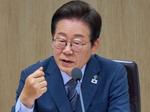 정부는 이번 민생회복 소비쿠폰을 난민에게도 지급한다. 사진은 이재명 대통령이 지난 24일 서울 용산 대통령실 청사에서 열린 국무회의에서 발언하고 있는 모습. /사진=뉴스1(대통령실 제공)