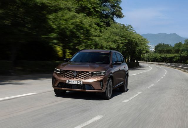 그랑 콜레오스가 운전하는 재미에 더해 풍부한 콘텐츠 경험까지 제공하며 만족감을 끌어올리고 있다. /사진=르노코리아