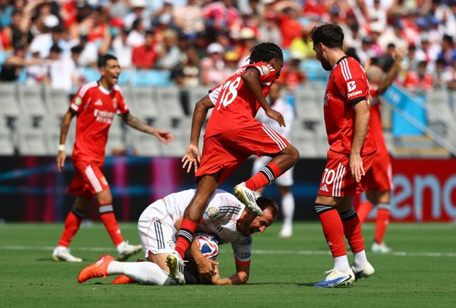 바이에른 뮌헨이 벤피카에 패하며 클럽월드컵 C조 조별리그 2위에 올랐다. 사진은 25일(한국시각) 미국 노스캐롤라니아주 샬럿 뱅크 오브 아메리카 스타디움에서 열린 2025 국제축구연맹 클럽월드컵 C조 조별 예선에 참가한 뮌헨과 벤피카의 모습. /사진=로이터