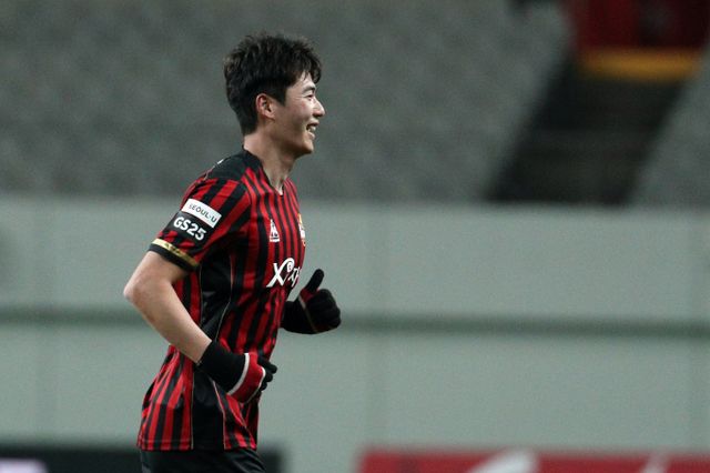 FC서울 기성용이 포항 스틸러스 이적 사실을 직접 밝히며 팬들에게 응원을 부탁했다. 사진은 서울에서 활약한 기성용의 모습. /사진=뉴스1